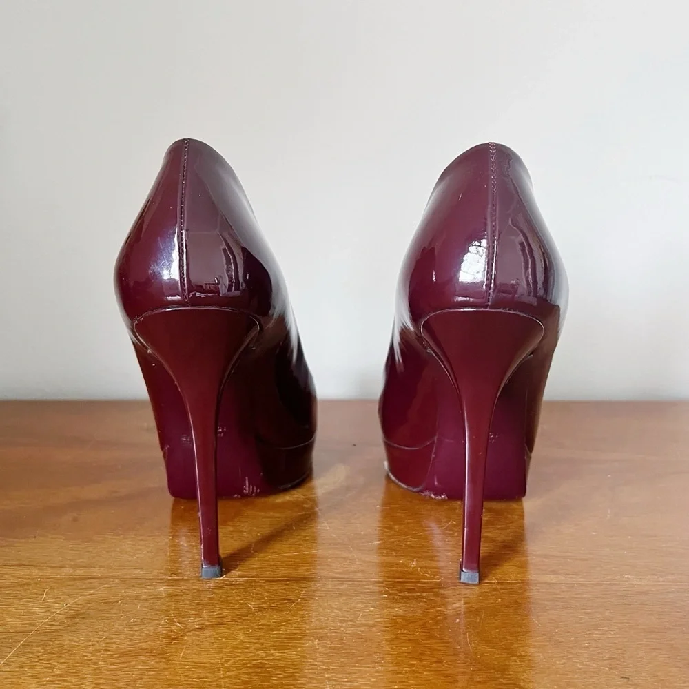 GUCCI • Tile Platform Pumps stiletto heels square toe burgundy patent leather